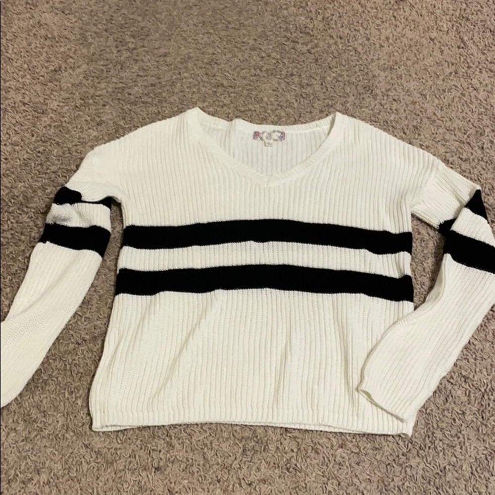 Lightweight sweater